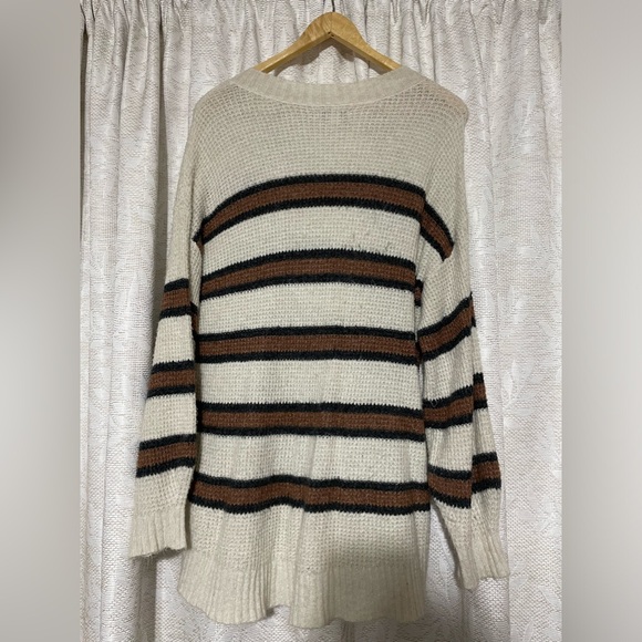 American Eagle Oversized Waffle Knit V Neck Sweater Size S - Picture 4 of 5